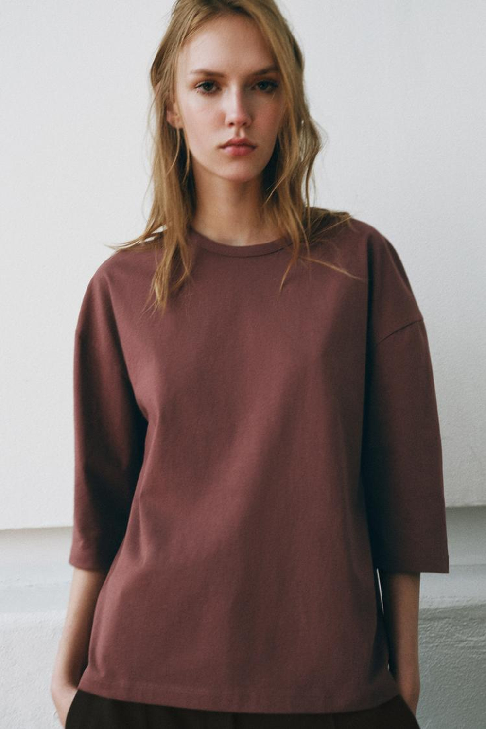 ZARA ФУТБОЛКА В СТИЛЕ РУСТИК С РУКАВАМИ ТРИ ЧЕТВЕРТИ, БАКЛАЖАННЫЙ