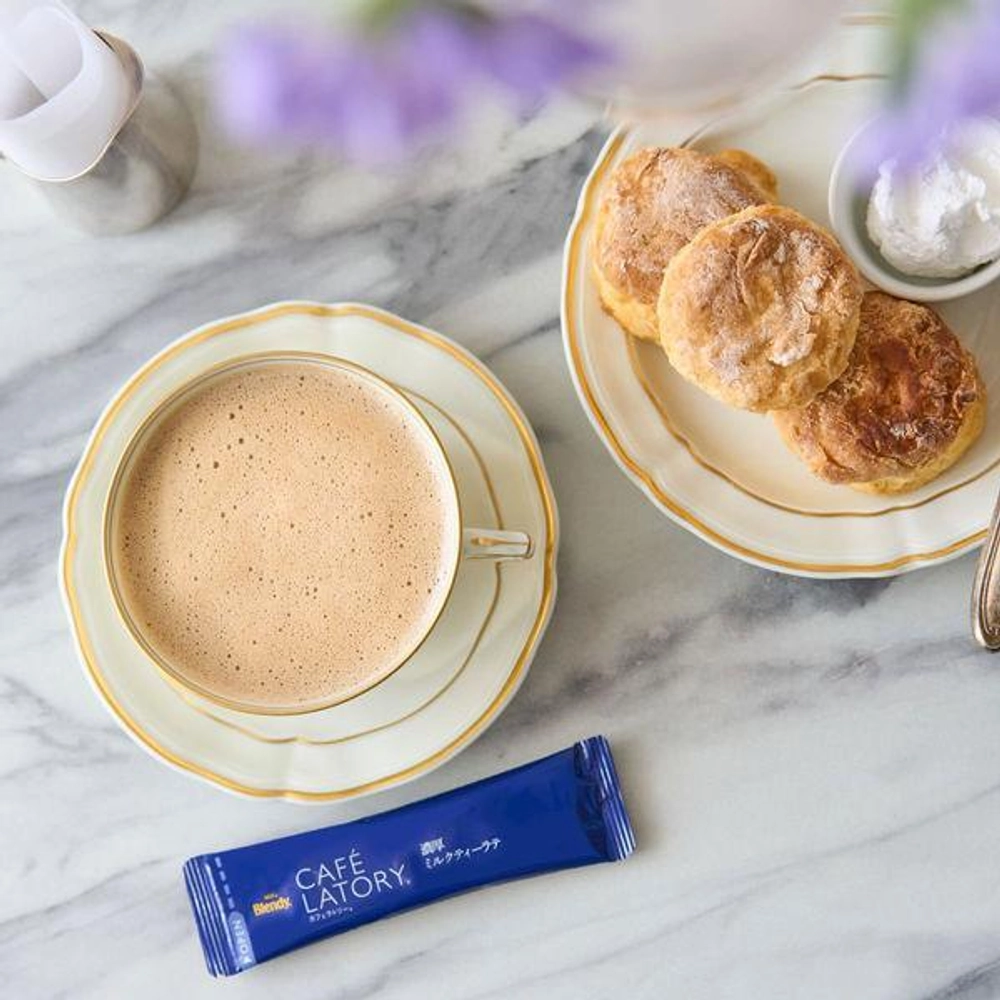 Чай черный растворимый 3 в 1 Blendy Stick Café Latory чайный Латте