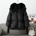 Женская стеганая куртка-пуховик с объемным меховым воротником