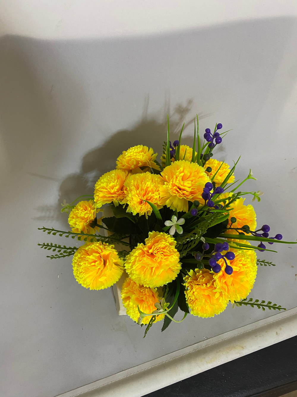 Полянка ритуальная на постаменте утяжеленная