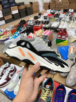 Купить в Москве кроссовки  adidas Yeezy Boost 700