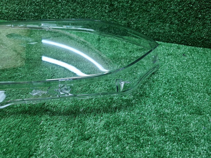 Стекло фары левое BMW 3er F30 (2015-2020)