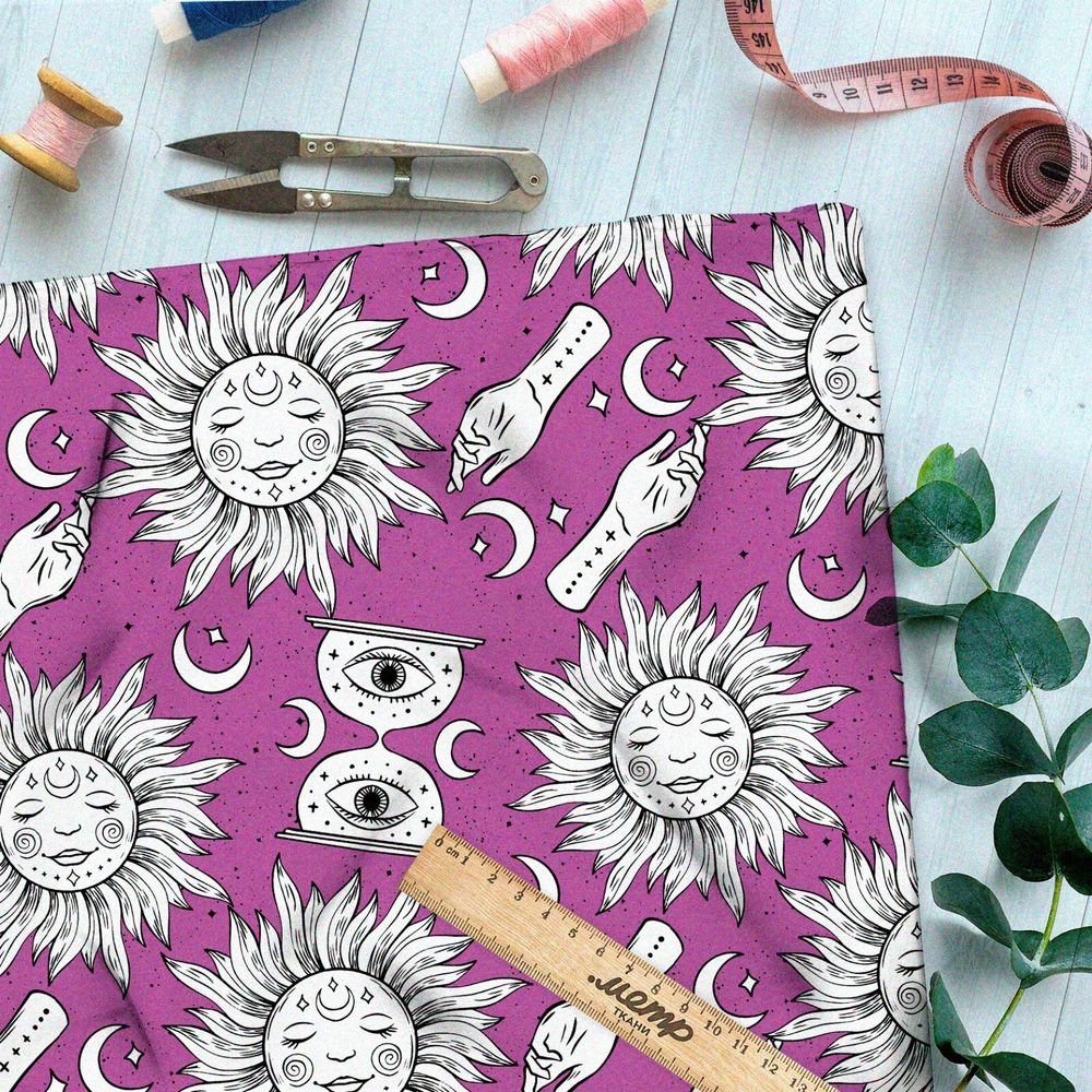 Ткань интерлок эскизы астрологических символов на розовом фоне