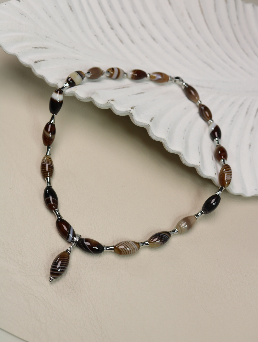 Чокер-колье из полосатого агата «Линии спокойствия»