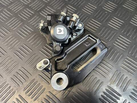 Суппорт задний KTM 250 Duke 2020 (с кронштейном)