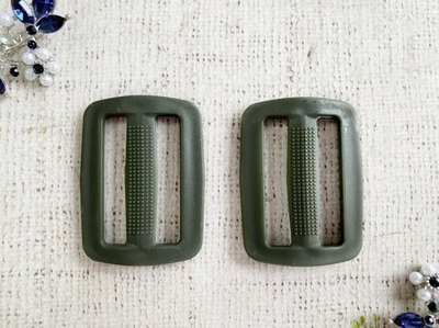 Пряжка двухщелевая усиленная РОМ пластик 2,5 см, 3,9 гр, хаки