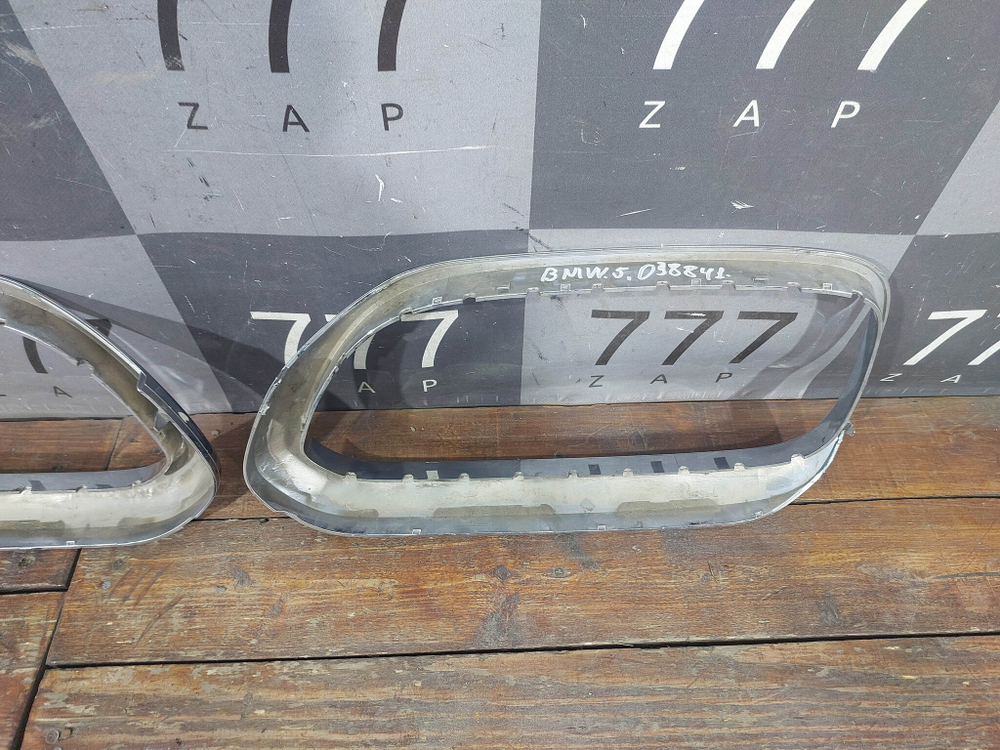 Молдинги решетки радиатора  BMW 5 (G30) аналог БУ 51137383519