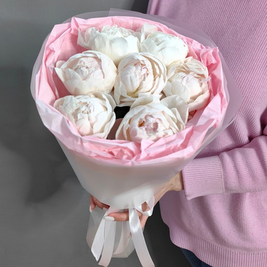 Букет из 7 пионов в розовом "облачке"