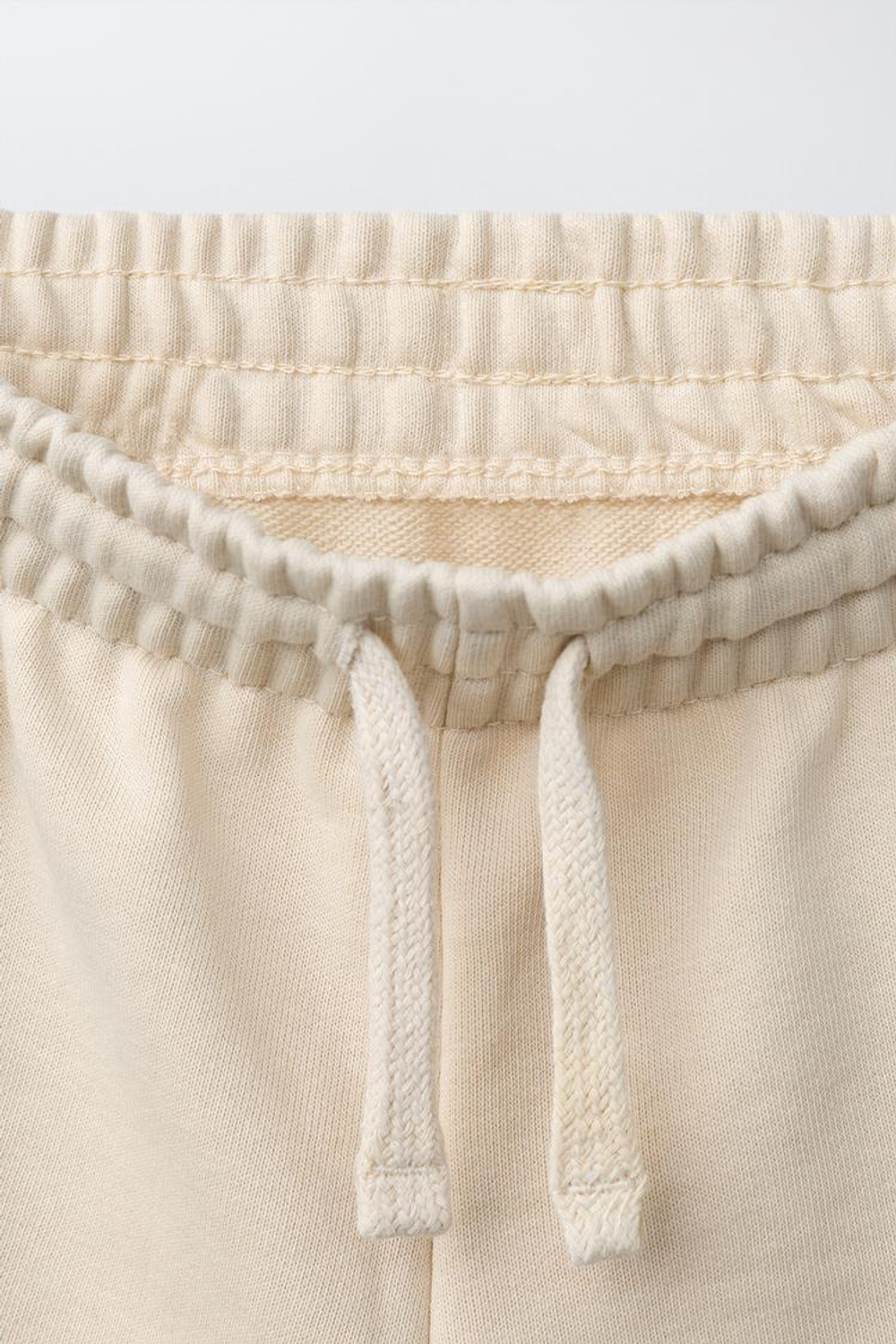 ZARA ШОРТЫ ИЗ МЯГКОЙ ТКАНИ С ЭТИКЕТКОЙ, КАМЕННО-СЕРЫЙ