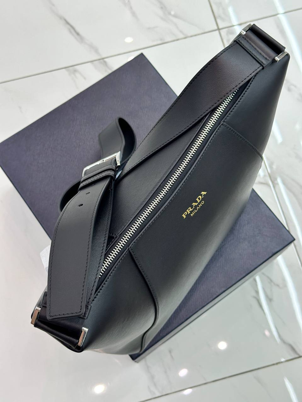 Сумка-мессенджер Prada