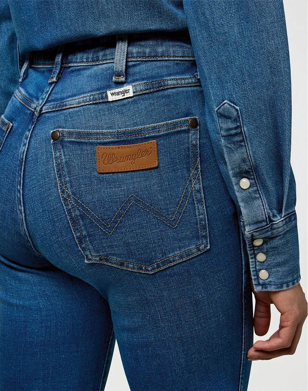 Джинсы женские WRANGLER STRAIGHT COWBOY CREST