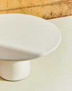 Журнальный столик Albanella из цемента с глянцевой белой отделкой Ø85 см
