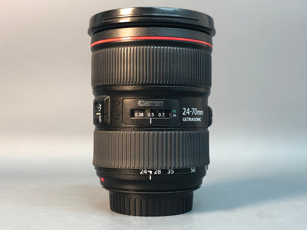 Canon EF 24-70mm 2.8L II USM, царапины на передней линзе.