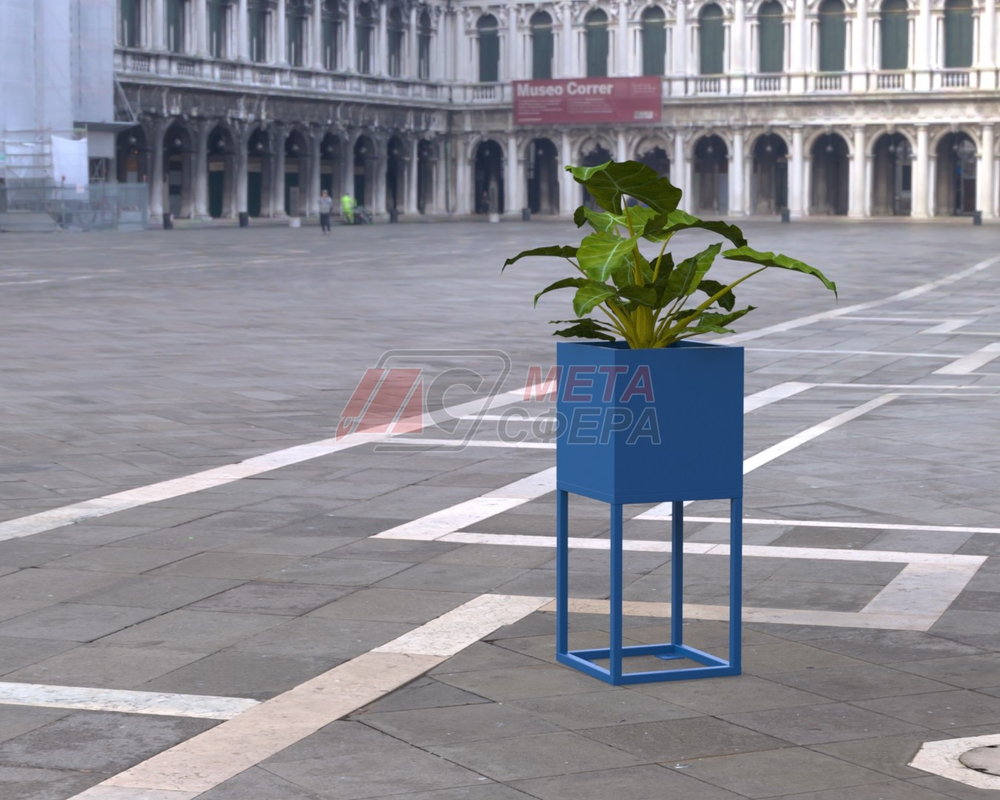 Вазон Куб на стойке