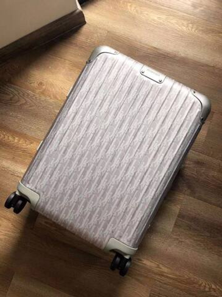 Чемодан Rimowa, Dior