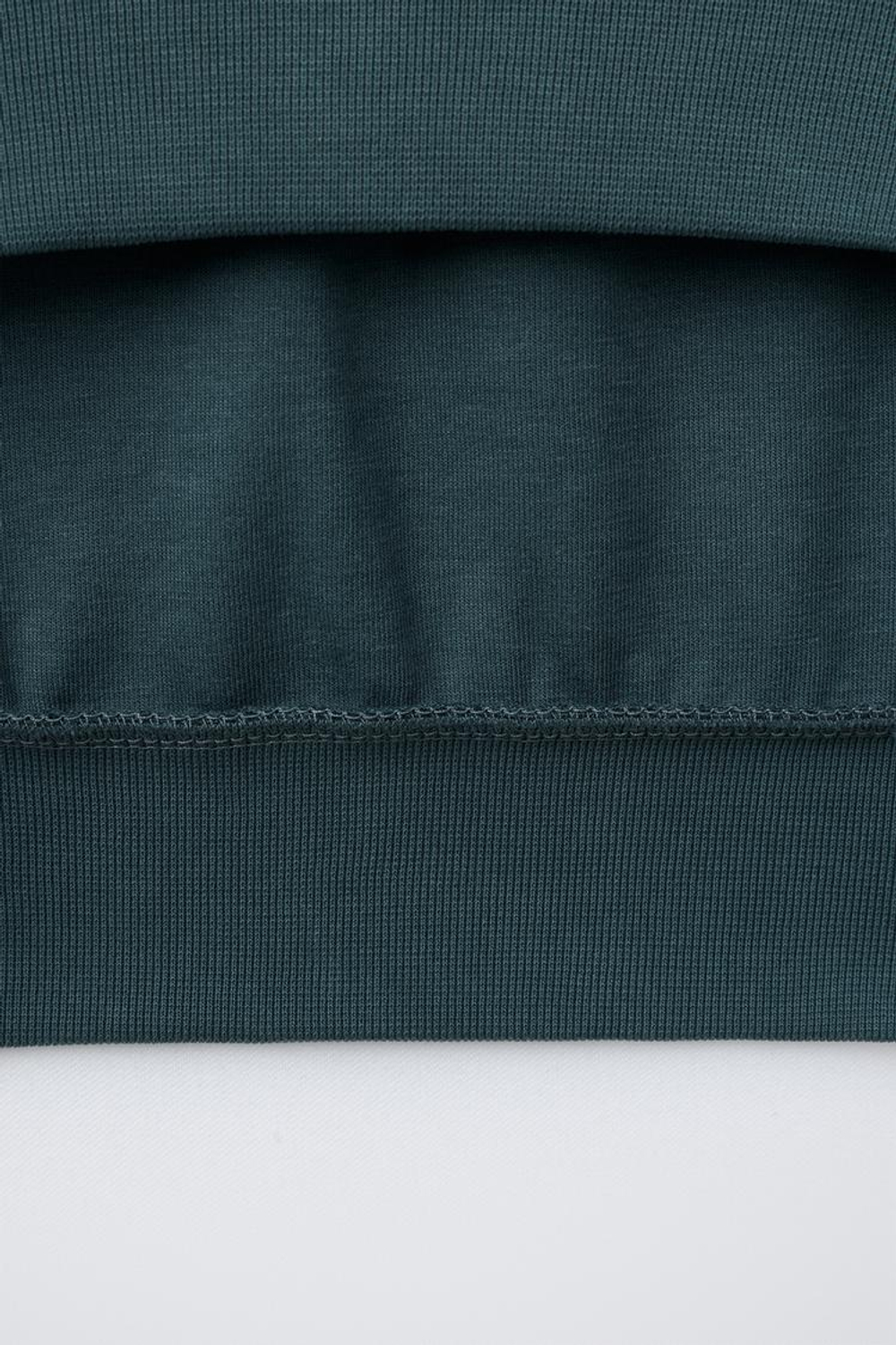 ZARA КОМПЛЕКТ ИЗ ТОЛСТОВКИ И ДЖОГГЕРОВ С НАДПИСЬЮ, СИНИЙ