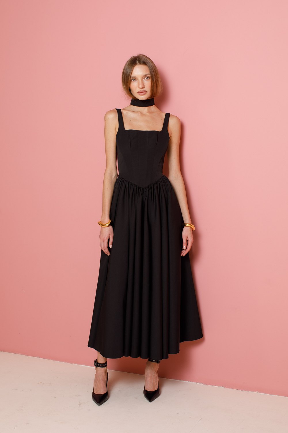 Платье с чокером