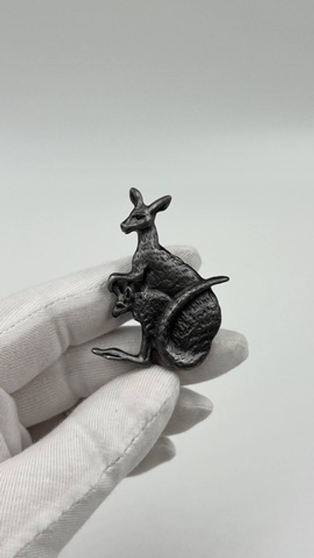 Брошь Кенгуру