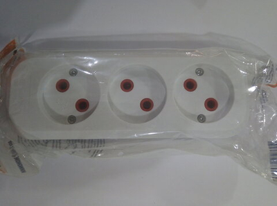 Колодка розеточная 3 гнезда 2П б/з 10А 250В  серии "Народная"