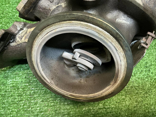 Турбина левая Mercedes C w205 (2014-2023)