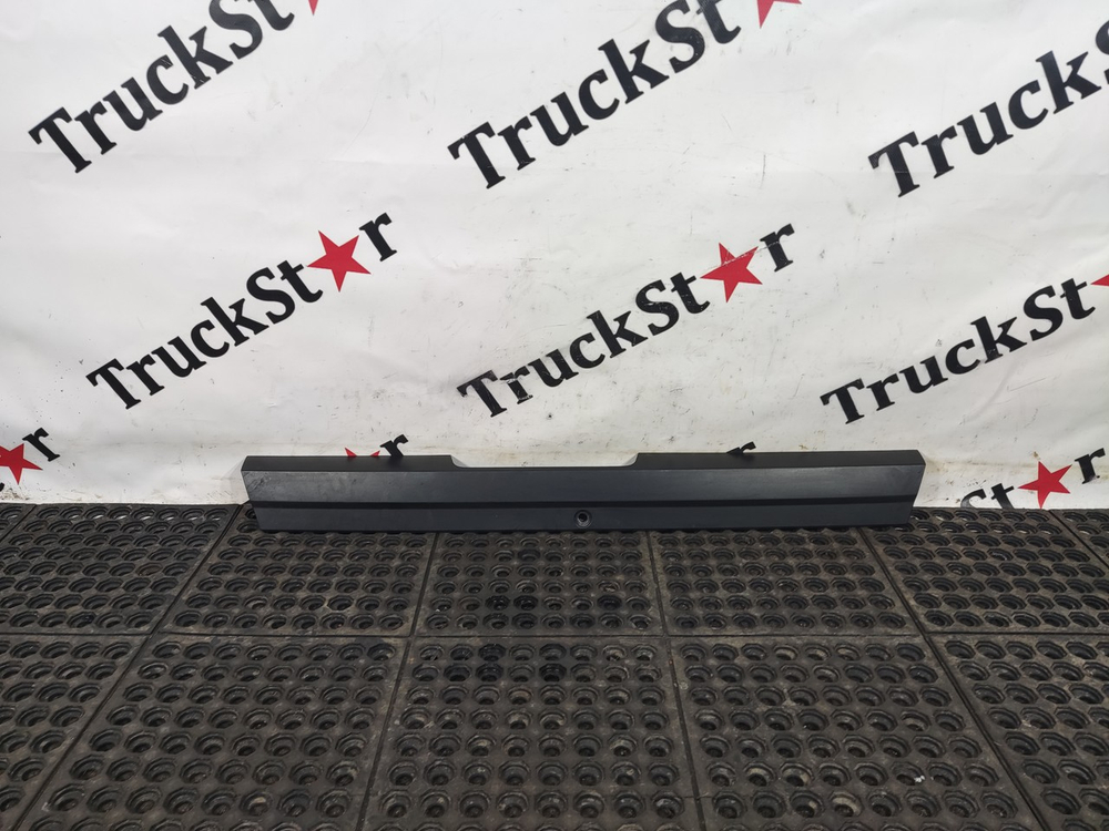 Накладка лобового стекла 2020г.