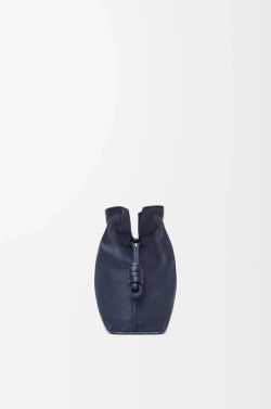 Loewe Сумка-клатч среднего размера Flamenco из телячьей кожи наппа, темно-синий