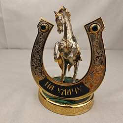 Сувенирный конь с подковой "На удачу" (Златоуст) с малахитом