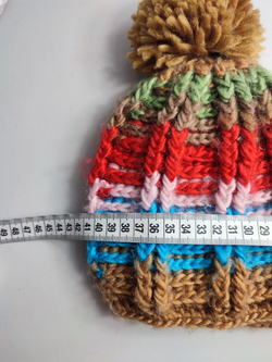 Шапка вязаная яркая