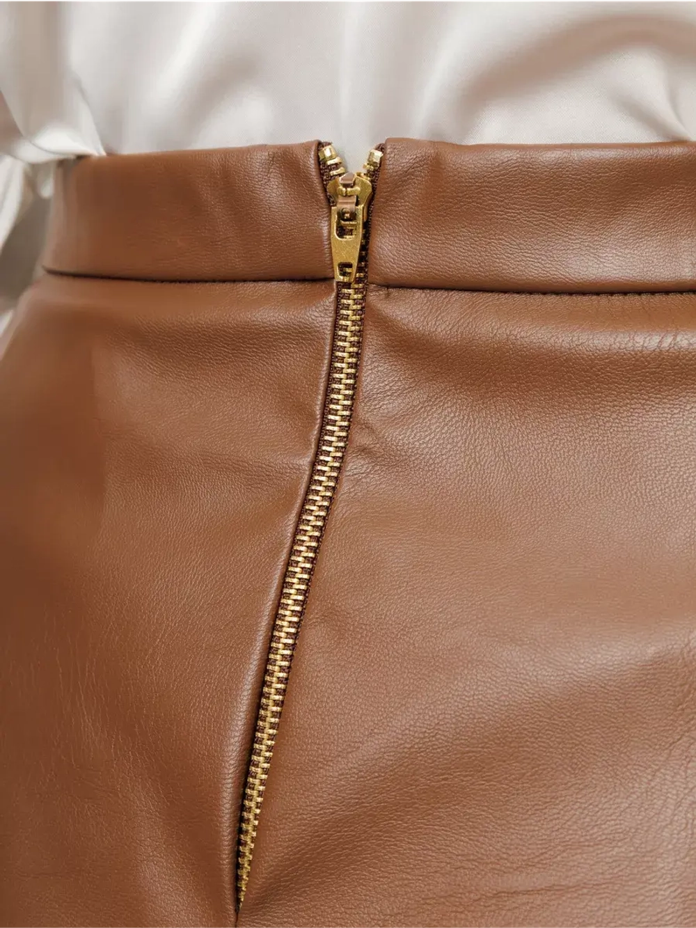 Юбка кожаная миди трапеция