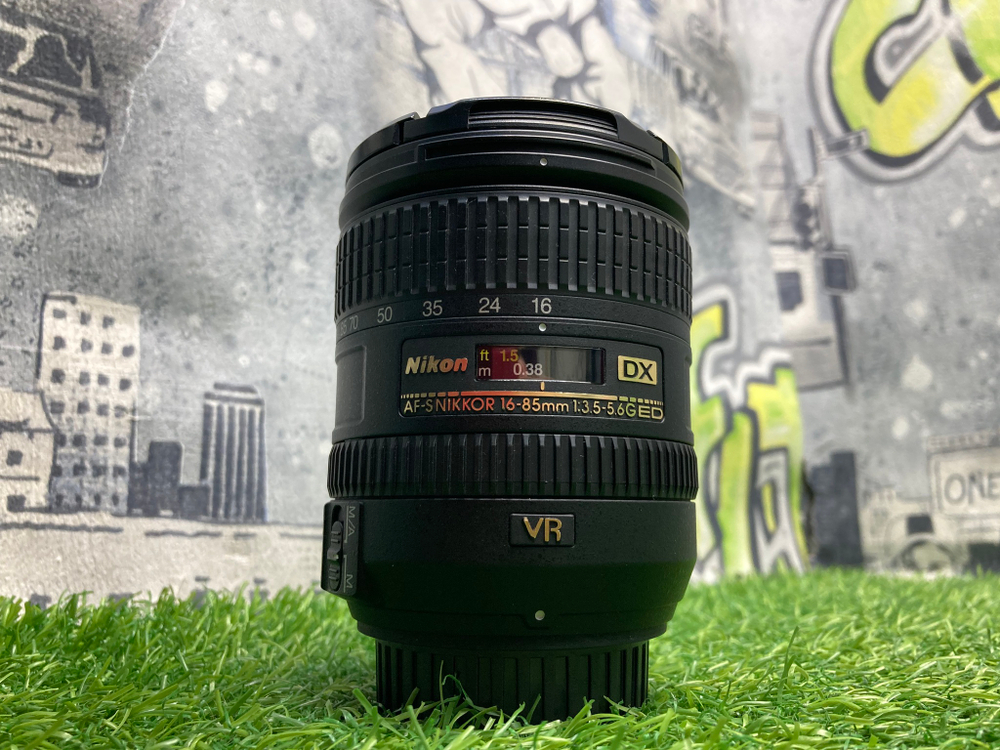 Nikon 16-85mm 3.5-5.6G ED VR AF-S DX Nikkor