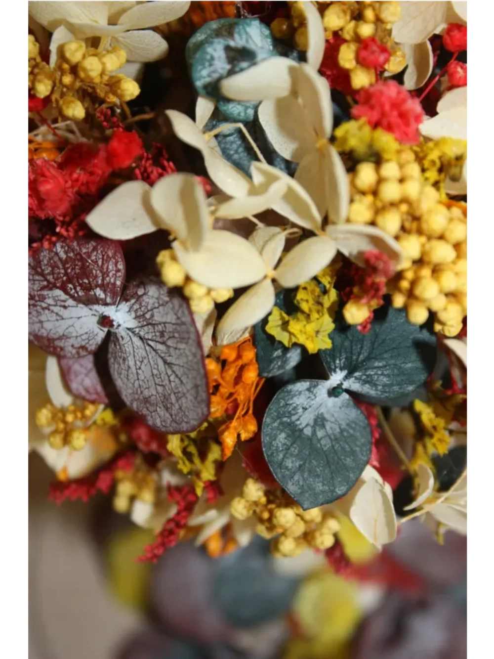 деревце из натуральных цветов в стекле