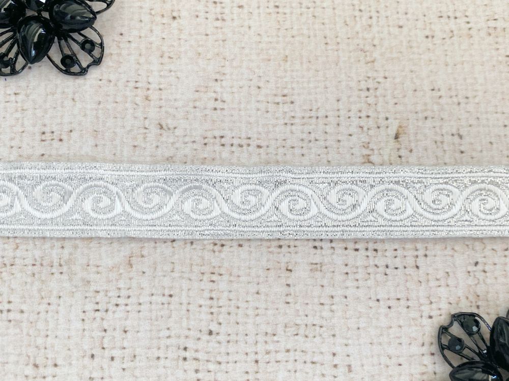 Тесьма жаккард, ш. 2 см.