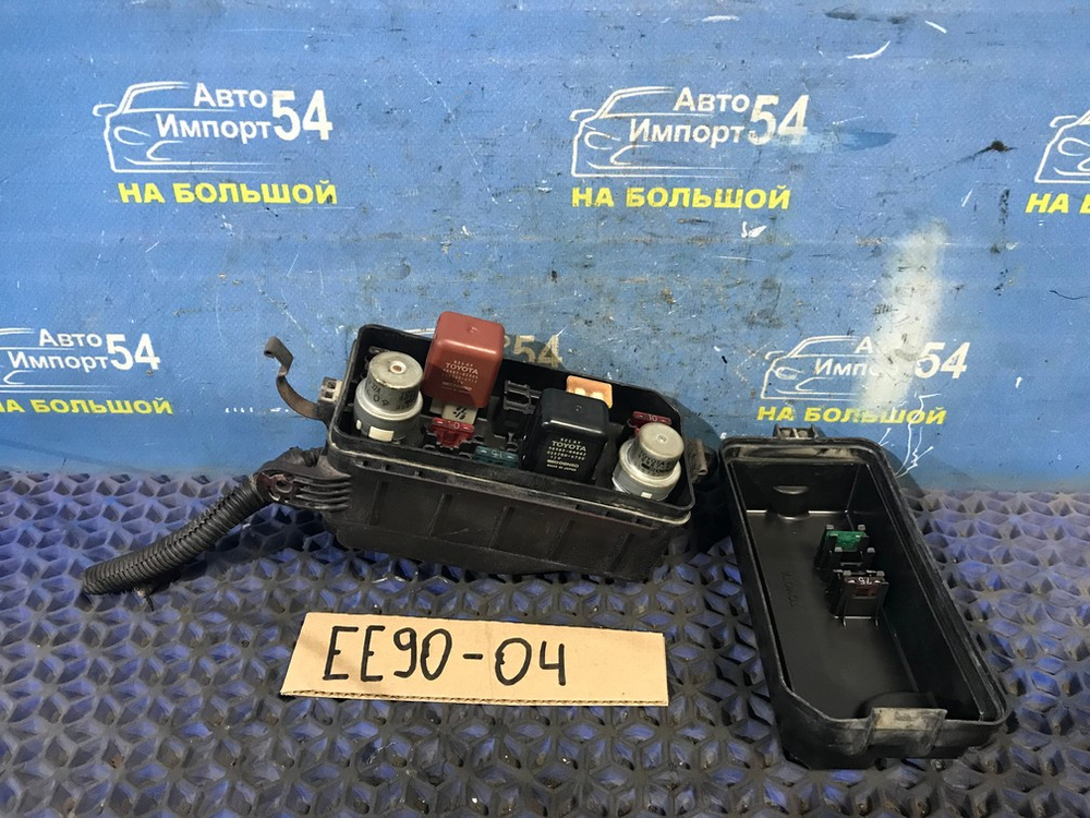 Блок предохранителей подкапотный TOYOTA COROLLA 1990