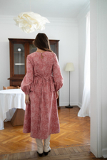 Платье Дафна из фланели для беременных и кормящих мам, Розовый с пионами