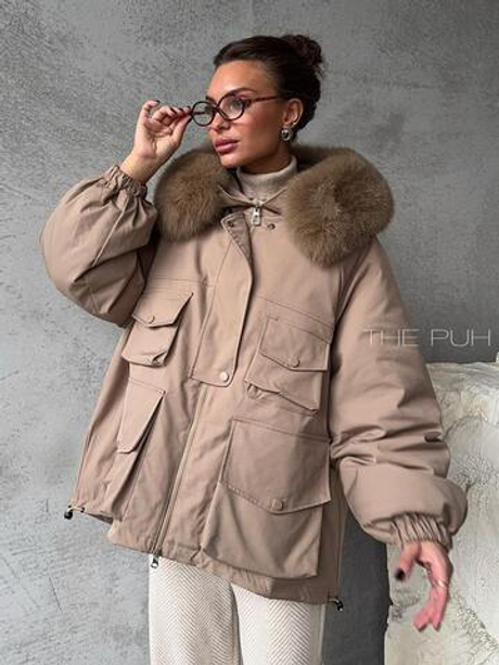 Бежевая объемная укороченная парка с капюшоном
