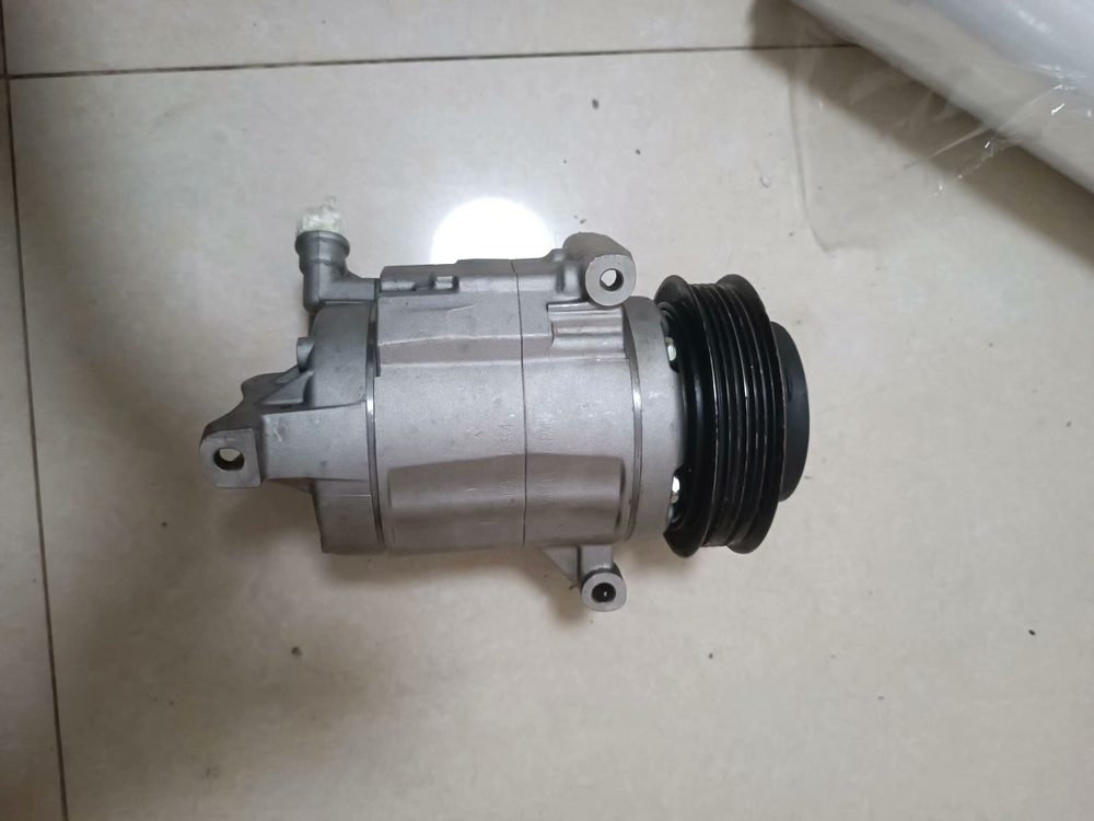 Компрессор кондиционера Lynk & Co 01 03 05 06 09