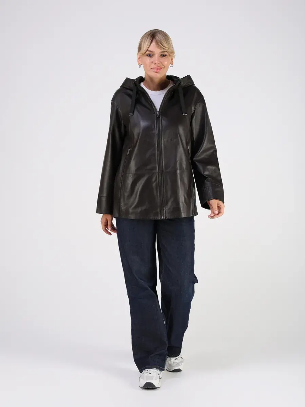Кожаная куртка демисезонная с капюшоном