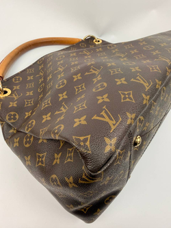 Сумка Louis Vuitton Artsy MM
