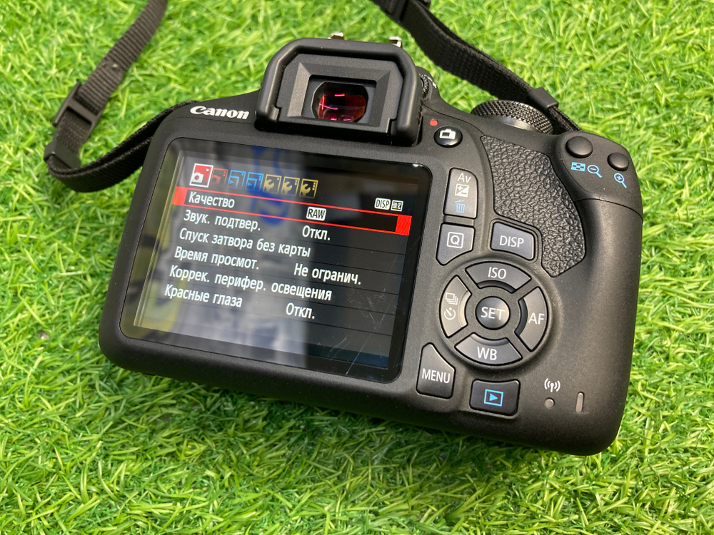 Canon 2000D + 18-55mm 100 кадров Покупка/Продажа