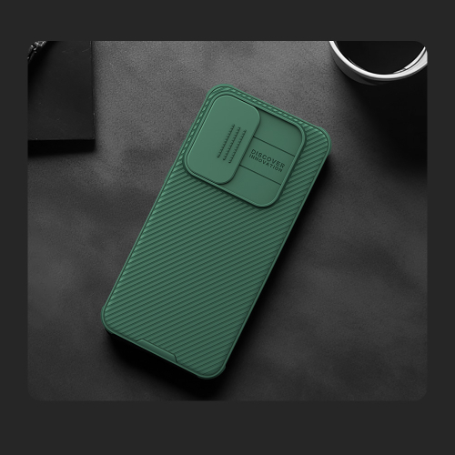 Чехол зеленого цвета (Deep Green) с защитной шторкой для камеры от Nillkin на Samsung Galaxy A35, серия CamShield Pro Case