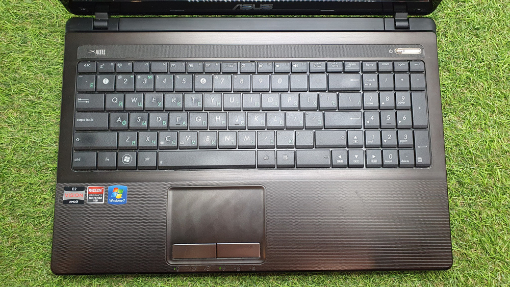Ноутбук ASUS AMD E-450/4Gb/HD 7470M 1Gb
