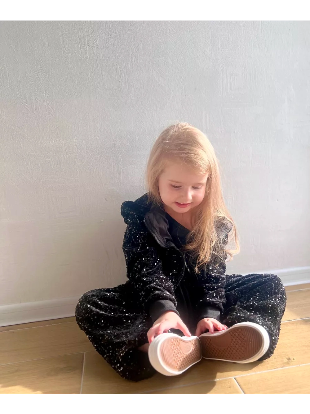 Костюм спортивный велюровый с пайетками