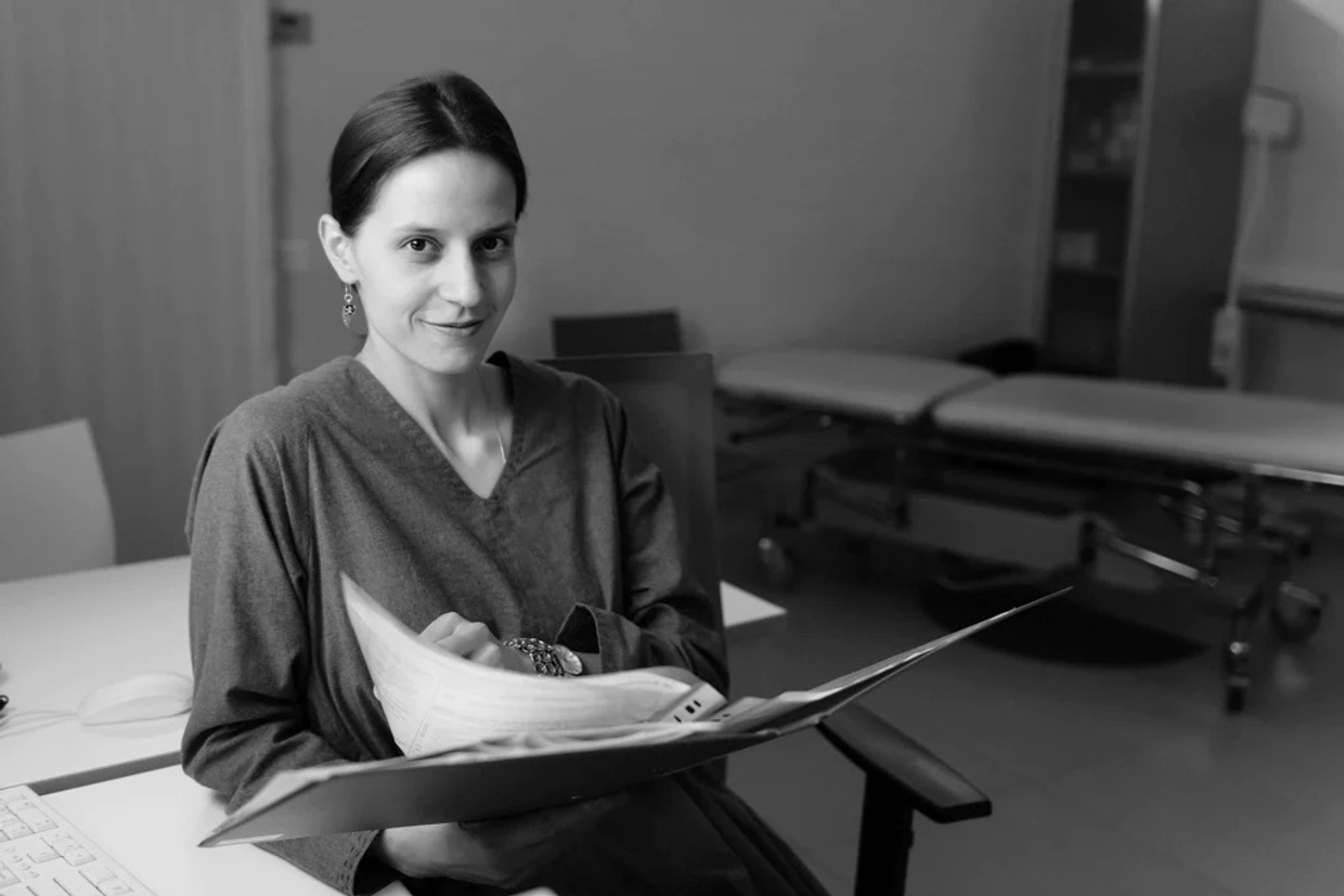 Что такое синдром беспокойных ног, и как он связан со сном? Интервью с экспертом.