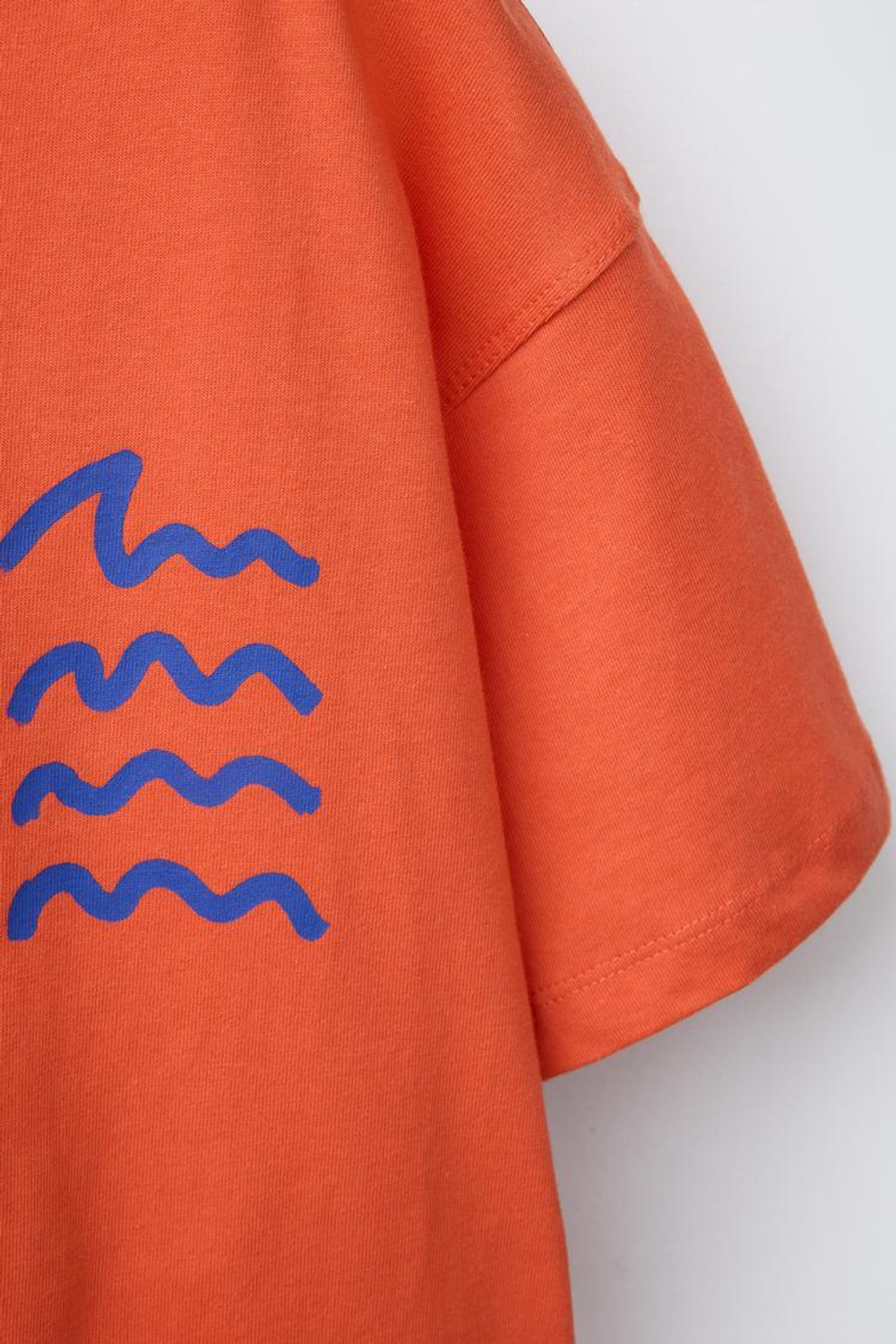 ZARA ФУТБОЛКА С ПРИНТОМ «ВОЛНЫ», ОРАНЖЕВЫЙ