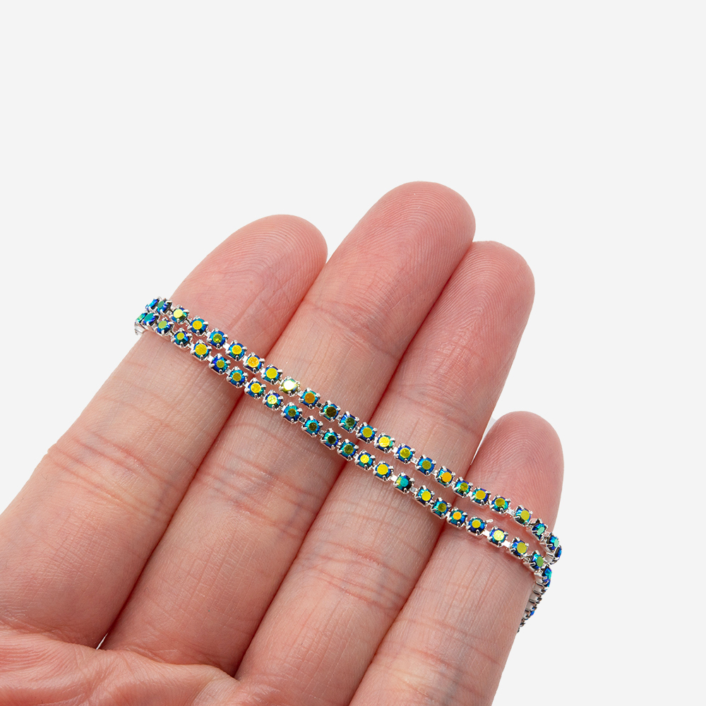 Стразовая цепь дуохромная, 2мм, синий кристалл с зеленым напылением в серебристых цапах