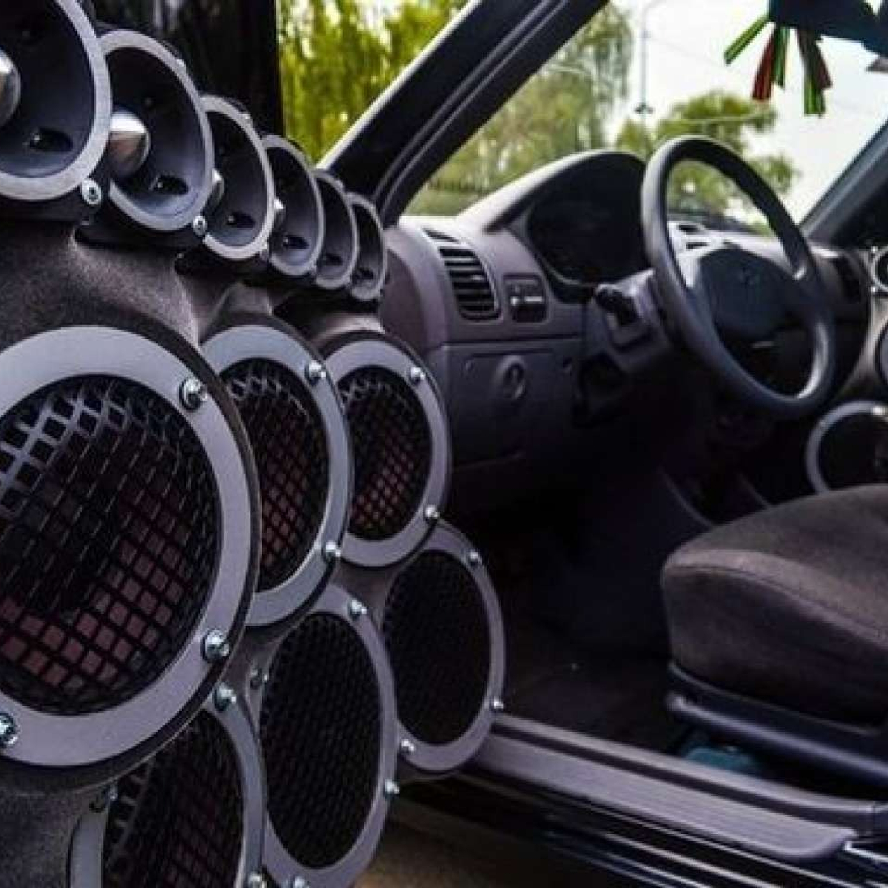 Магазин автозвука "Автозвукарь" приветствует вас в Геническе  +79900221274