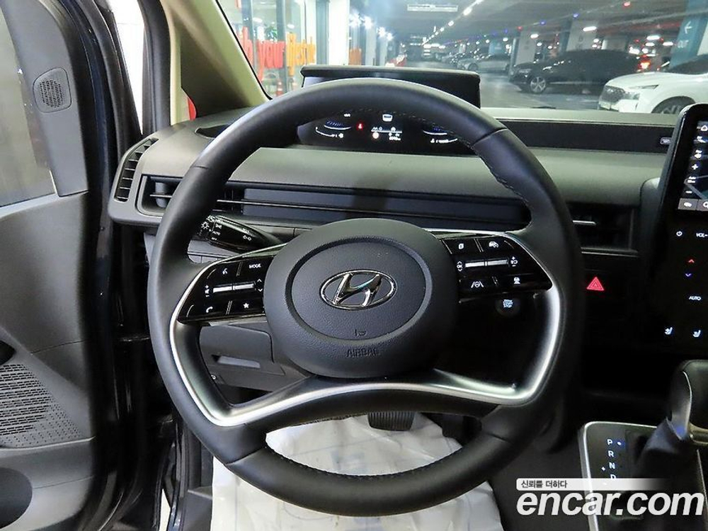 Hyundai Staria Cargo 3-х местный (01.2023)