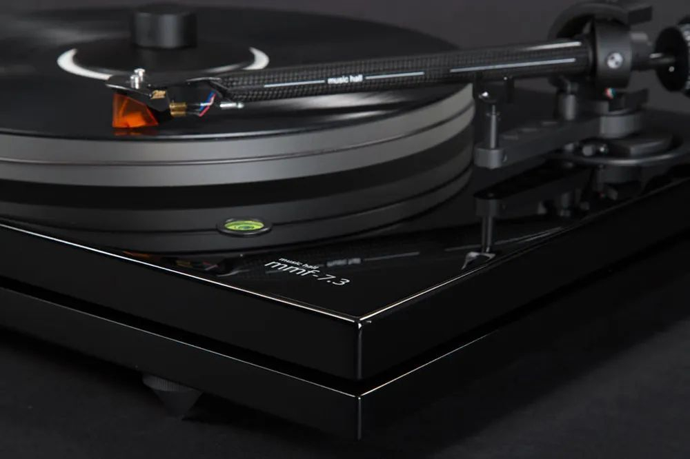 Проигрыватель винила Music Hall MMF-7.3 Black Ortofon 2M Bronze