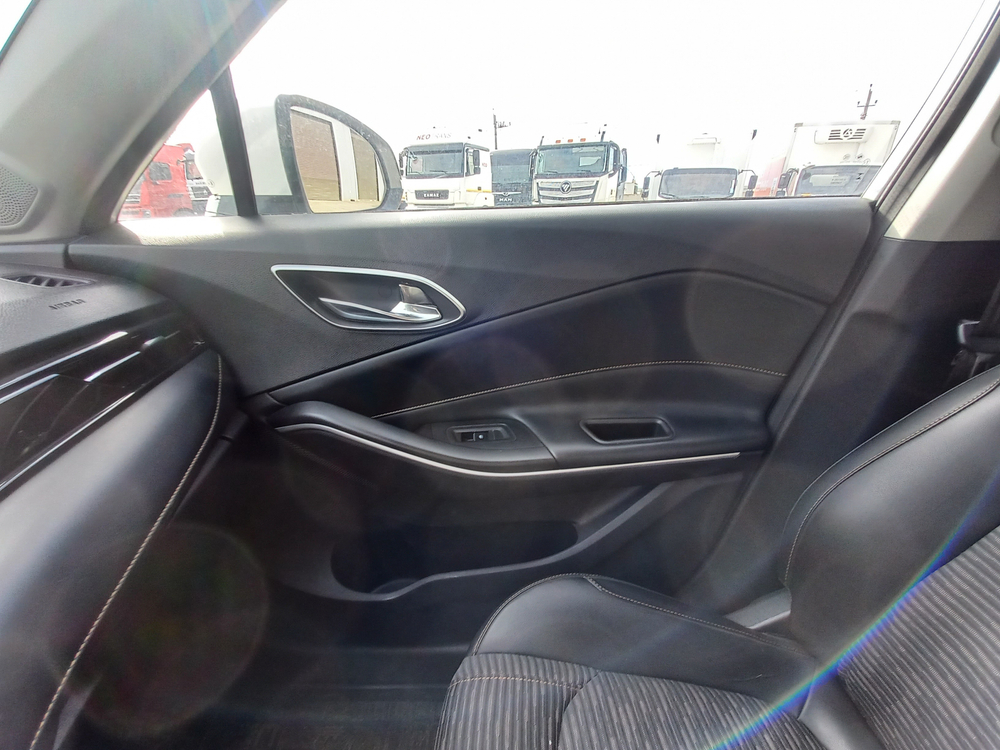 Москвич 3 1,5 CVT Стандарт (136 л.с.)