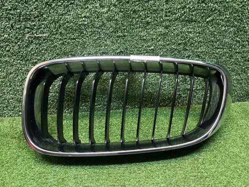 Решетка радиатора левая BMW 3er F34 (2013-2019)